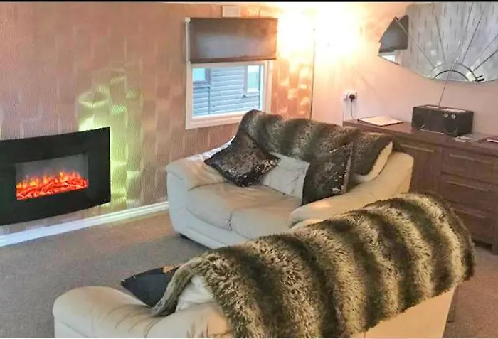 Peregrine Lodge - Idillic Cornwall Retreat